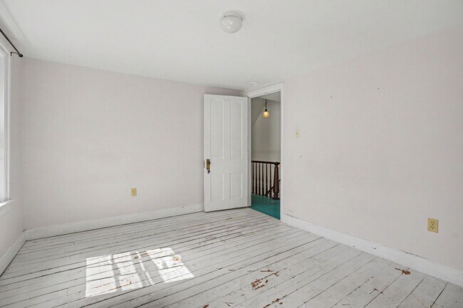 Building Photo - 3 Bedroom Home in Carlisle