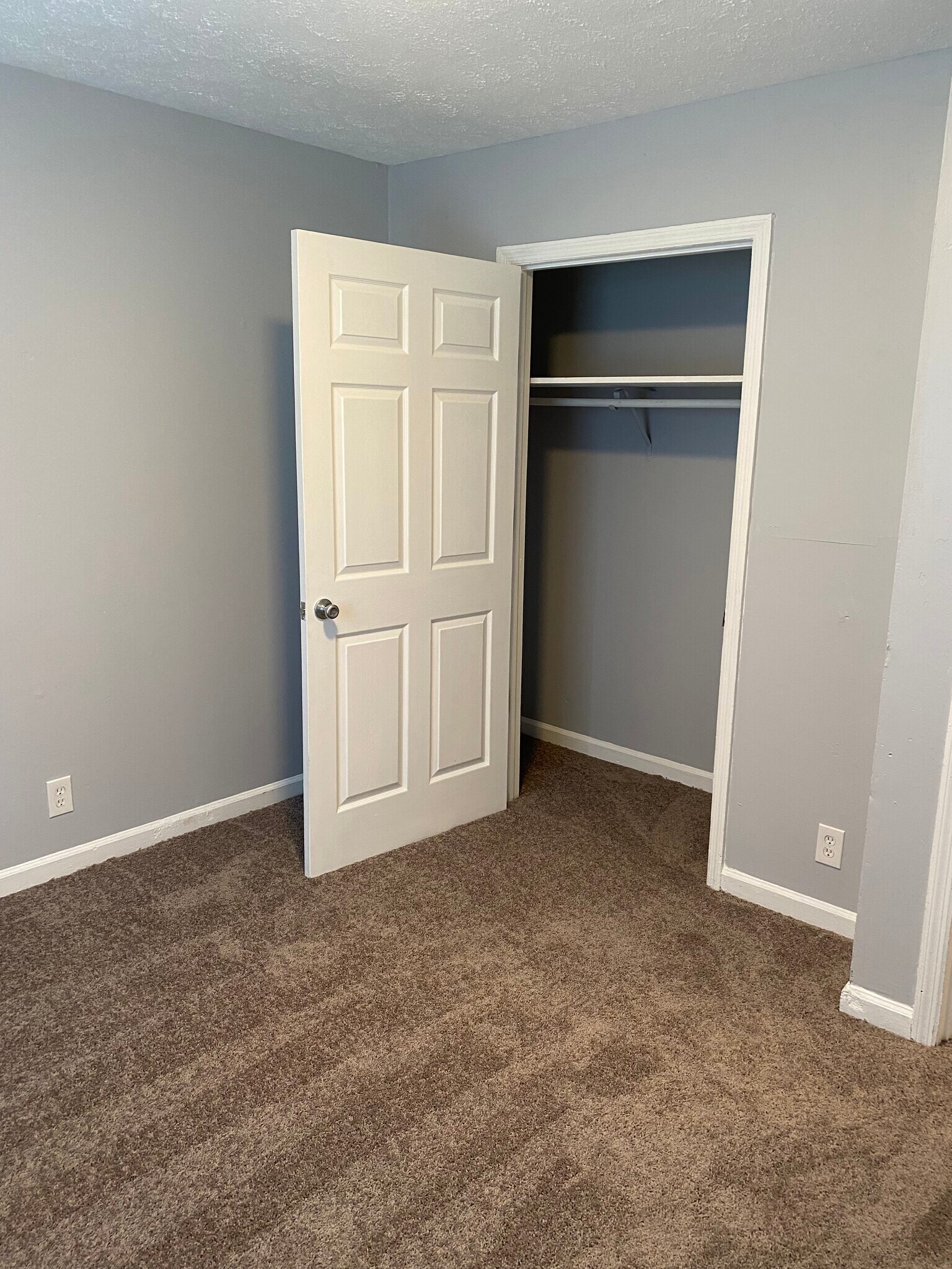 Building Photo - 738 Flint Ridge Dr