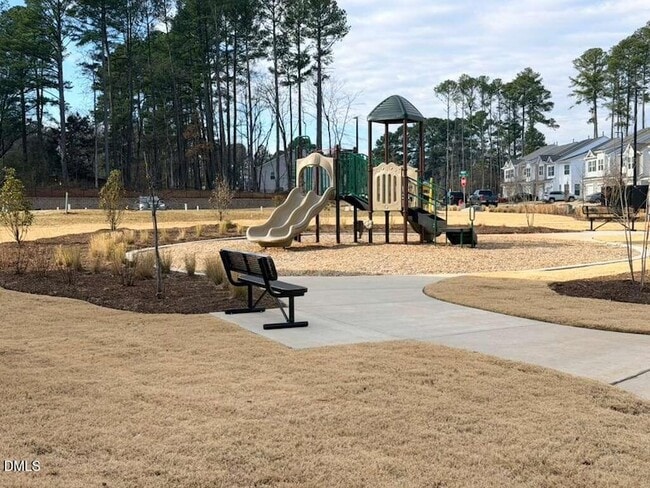 Building Photo - 1930 Hinesley Dr