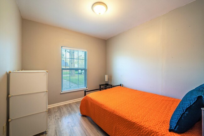 Building Photo - 4311 Tiffany Dr