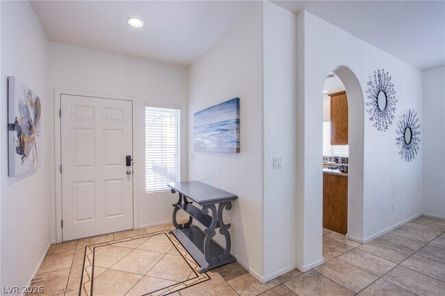 Building Photo - 29 Blue Sunrise Ave