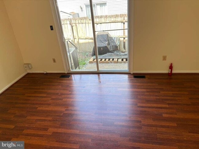 Building Photo - 3021 S Grove