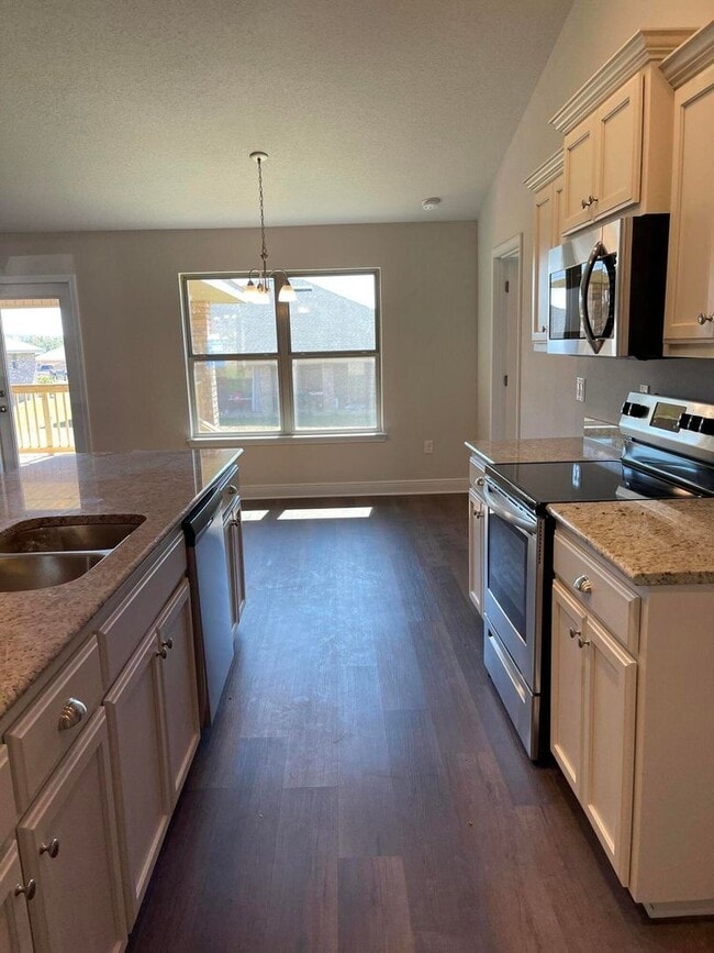 Building Photo - Newest/Largest home on the market in Crest...