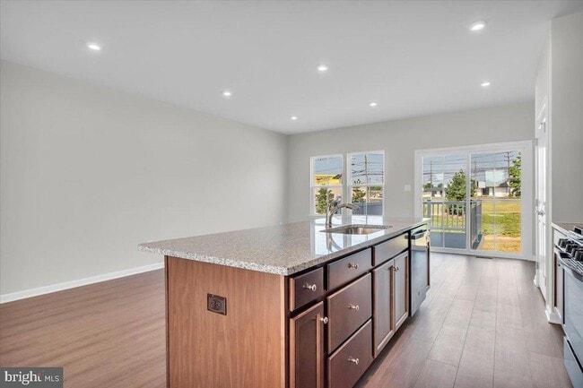 Building Photo - 40 Hamilton Ct