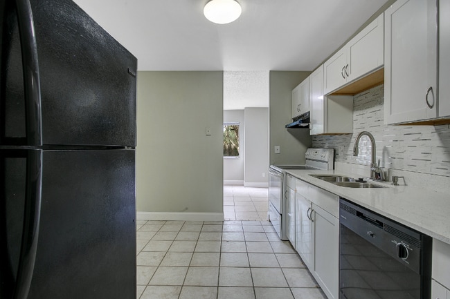Building Photo - 2363 Huntington Green Ct