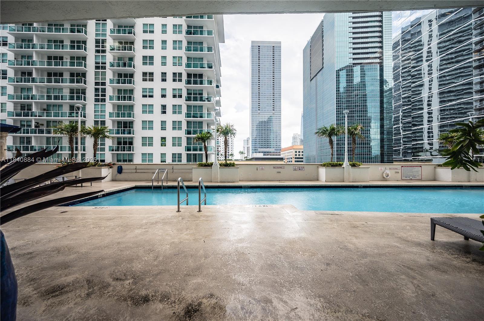 Building Photo - 1200 Brickell Bay Dr
