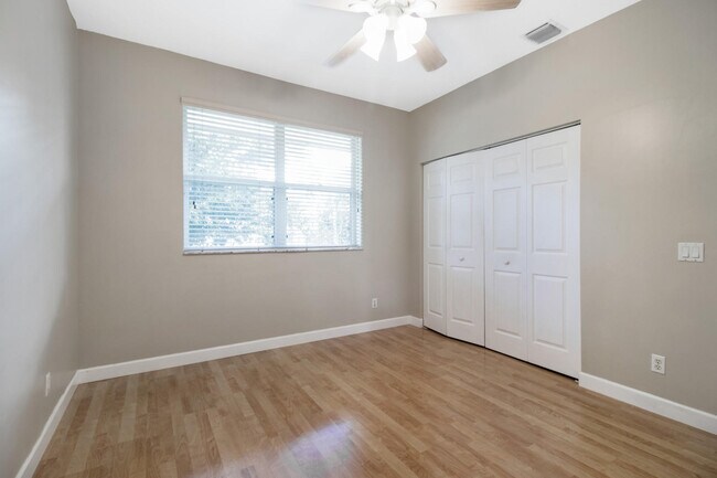 Building Photo - 137 Barefoot Cove