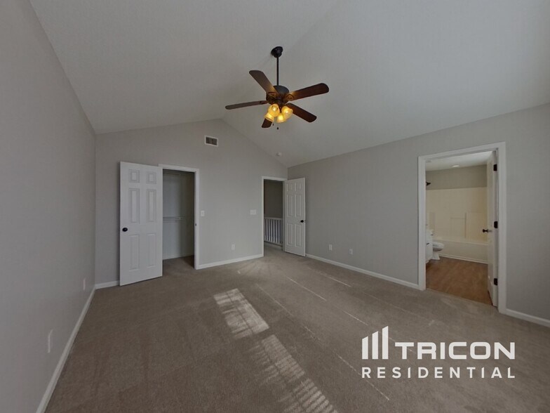 Building Photo - 9227 Darbyshire Pl
