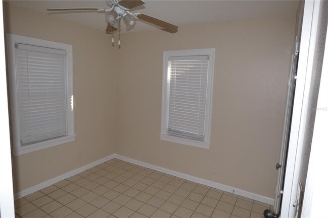 Building Photo - 210 43rd Ave N