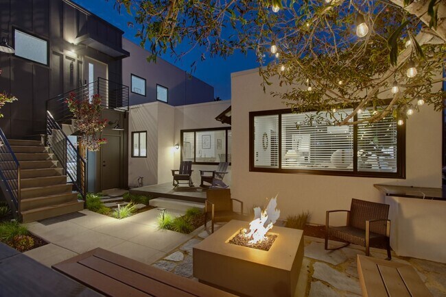 Building Photo - 426-426 Arbor Dr