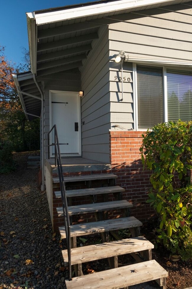 Building Photo - 9054 SW 38th Ave