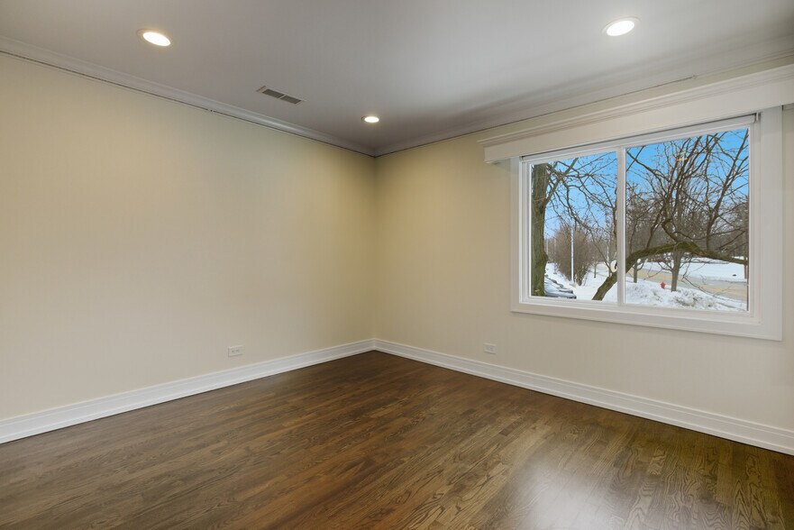 Building Photo - 105 Yarrow Ct