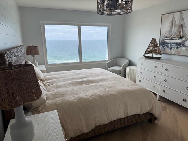 Building Photo - 1 month Min - VACATION RENTAL - SNOW BIRDS - Rental in Daytona Beach Shores