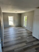 Building Photo - 509 Oak St