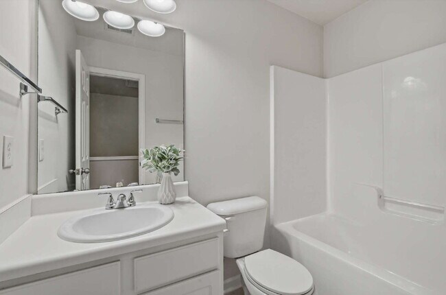 Building Photo - 3-Bed Townhouse in Leesville District