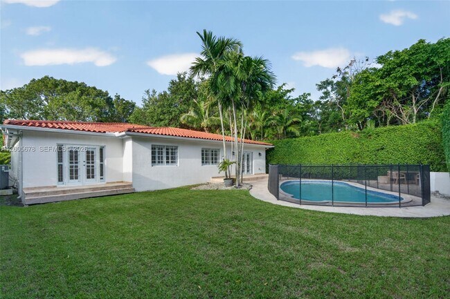 Building Photo - 1237 Aduana Ave