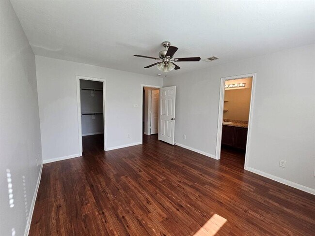 Building Photo - 6014 Brenwood Trails Ln
