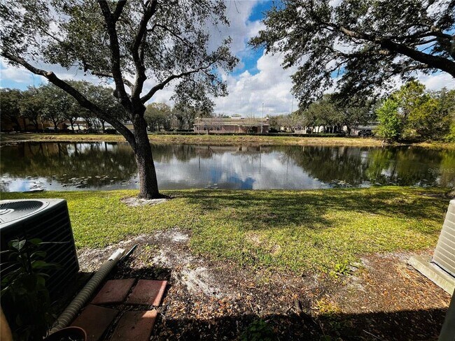 Building Photo - 8526 HUNTERS KEY Cir