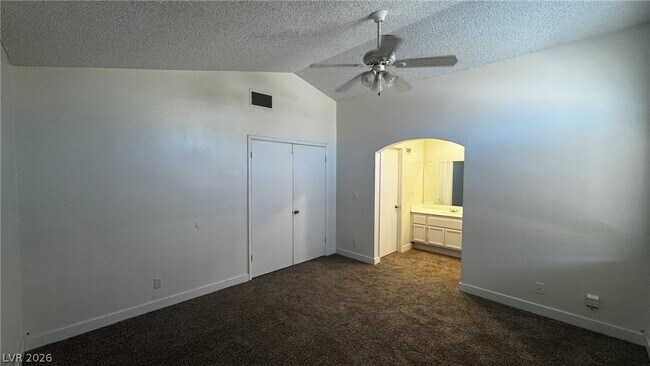 Building Photo - 317 Warmside Dr