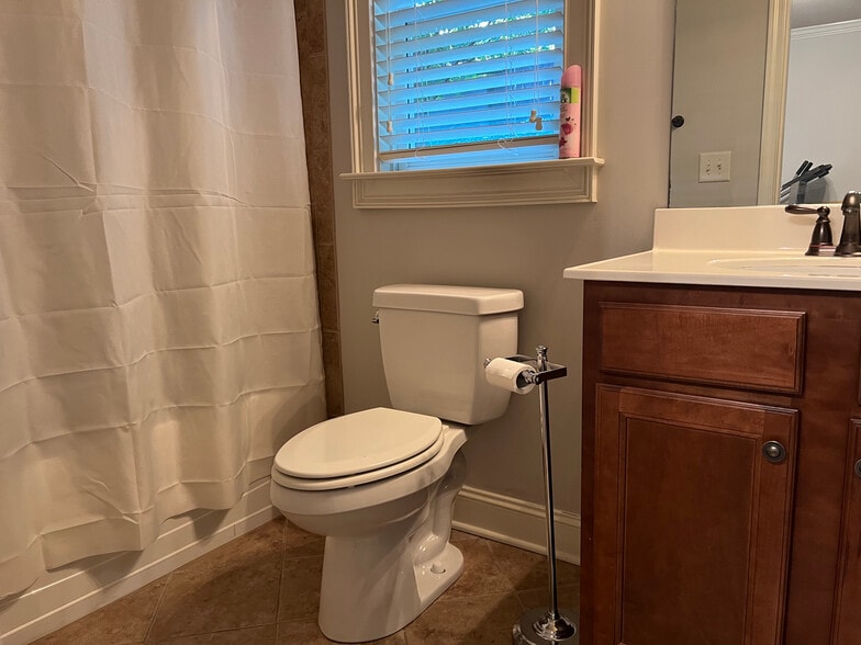 Building Photo - 7955 Magnolia Sq