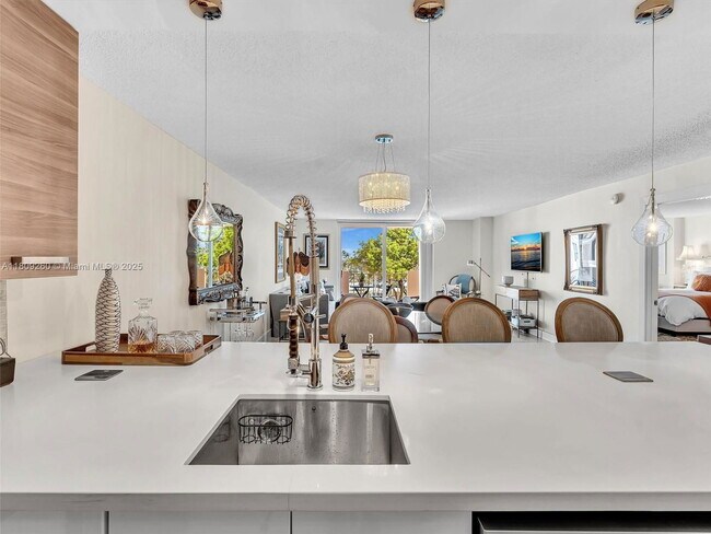 Building Photo - 1865 S Ocean Dr