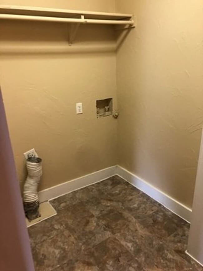 Building Photo - 3431 N Littlejohn Ave