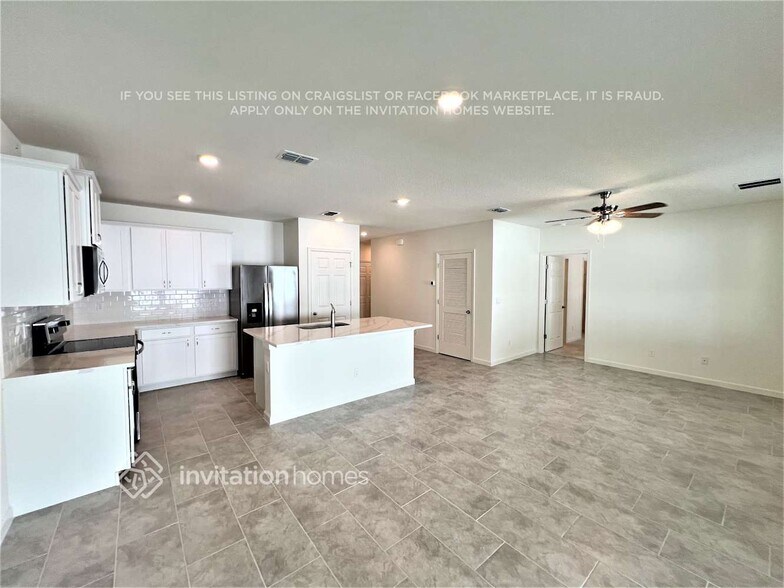 Building Photo - 565 Seaspray Dr
