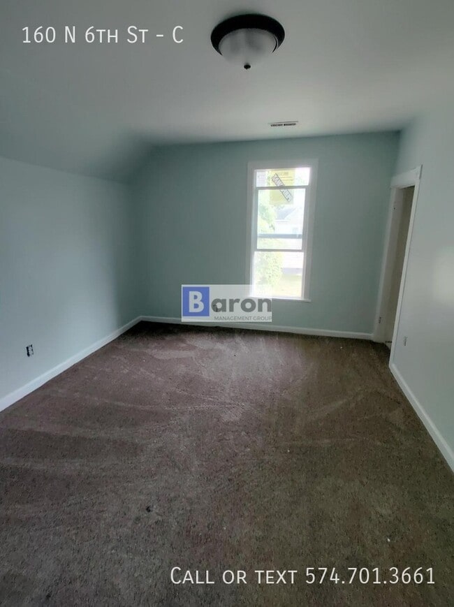 Building Photo - 160 N 6th St