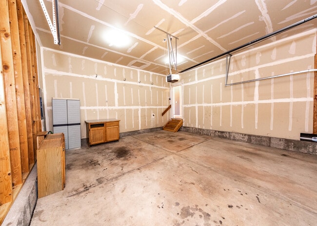 Building Photo - 5607 University Village View