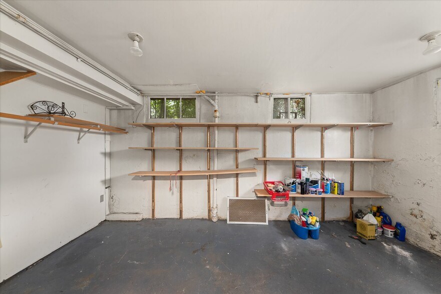 Building Photo - 2431 N Atlantic St