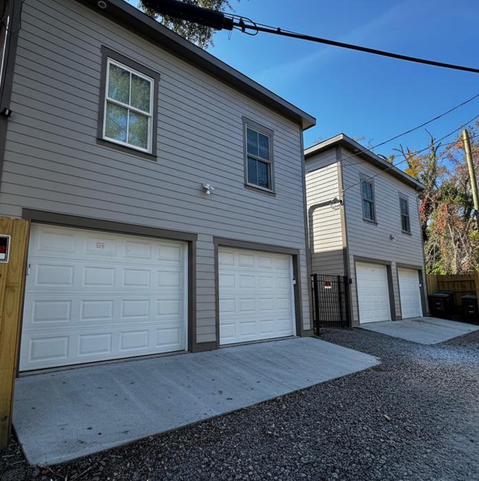 Building Photo - 530 E Park Ave