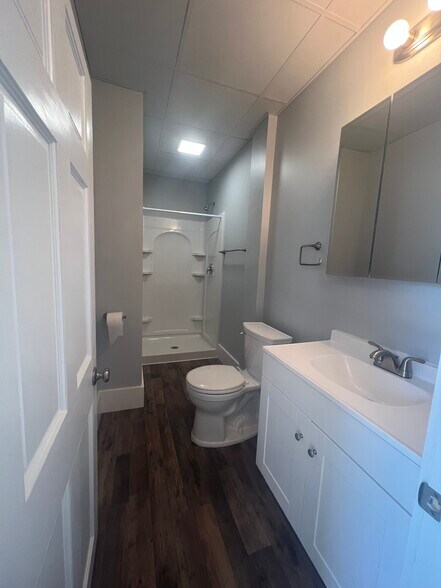 Bathroom - 75 Boynton St