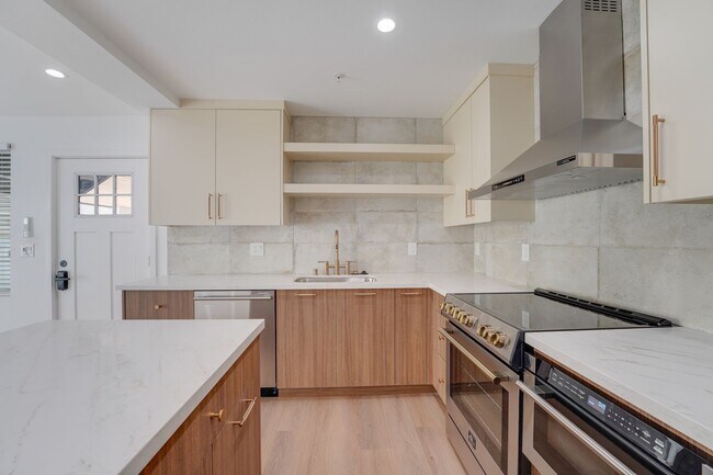 Interior Photo - Oceans 315