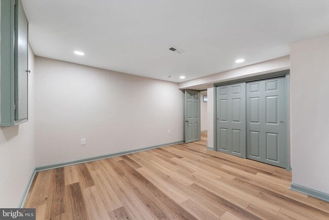 Building Photo - 6107 44th Ave