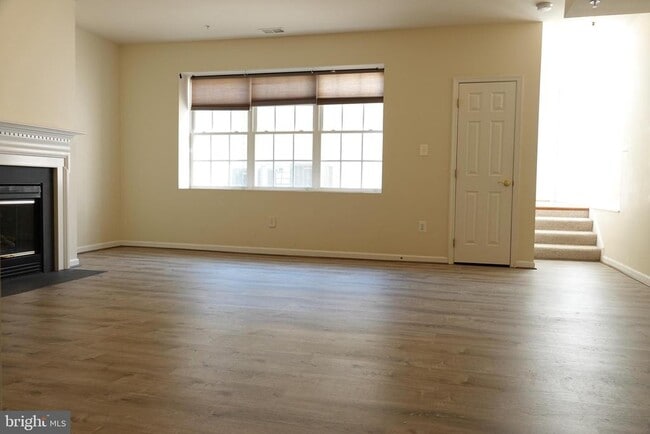 Building Photo - 1112 Pleasant Dr