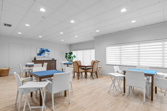 Building Photo - 4301 N Ocean Blvd