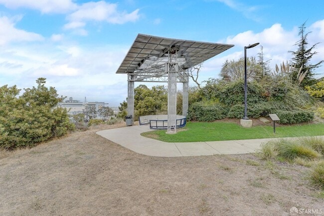 Building Photo - 451 Donahue St