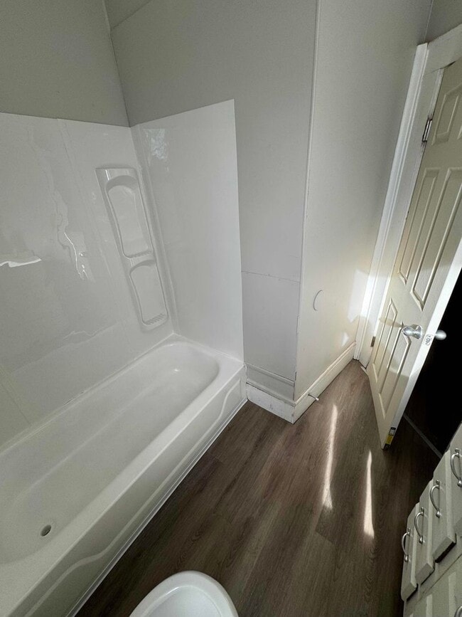 Building Photo - 131 W 13th St