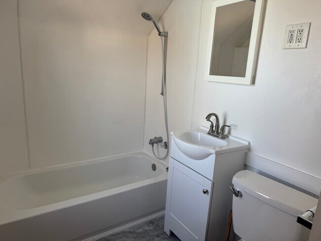 Building Photo - 2207 Wilkes Ave