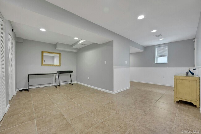 Building Photo - 47 Highland Ave