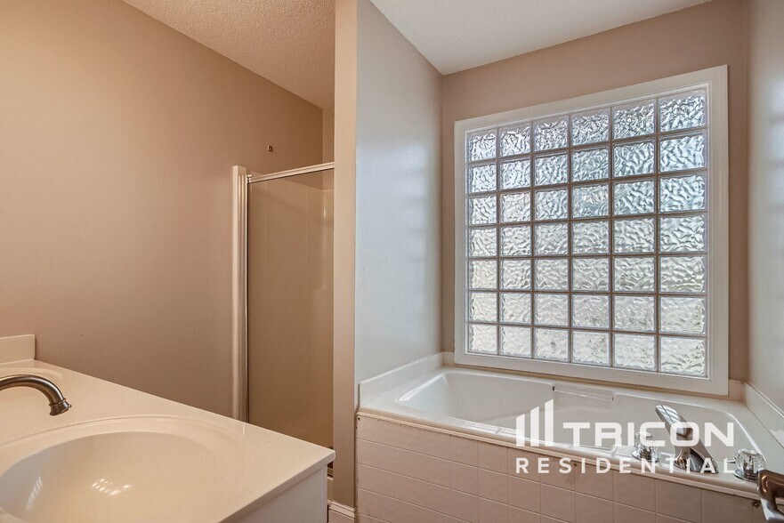 Building Photo - 714 Meridian Ct SW