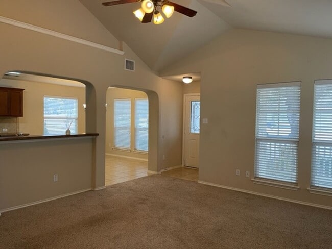 Building Photo - Lovely Home in Cedar Park Town Center