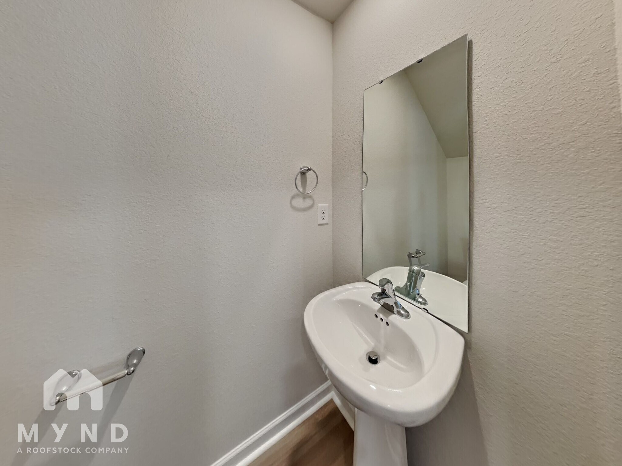 Building Photo - 402 Ivy Bank Dr