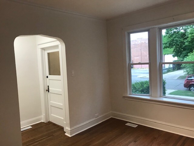 Building Photo - 4419 N Kildare Ave