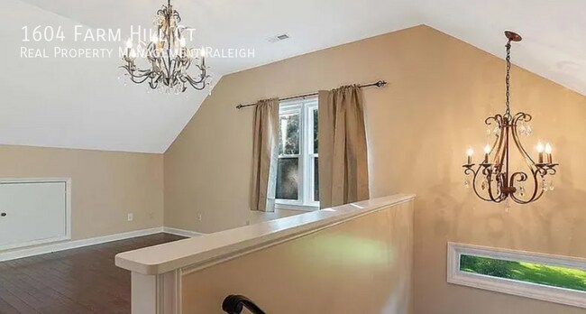 Building Photo - 1604 Farm Hill Ct