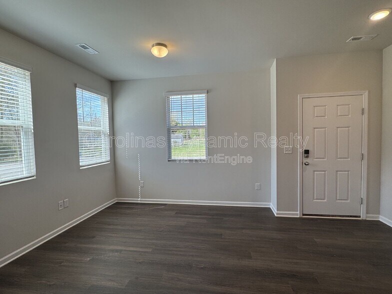 Building Photo - 106 Titanium Dr