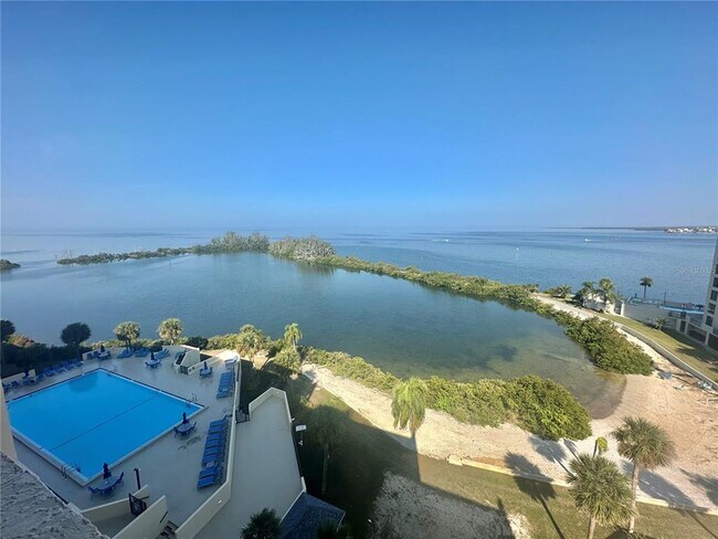 Building Photo - 6009 Sea Ranch Dr