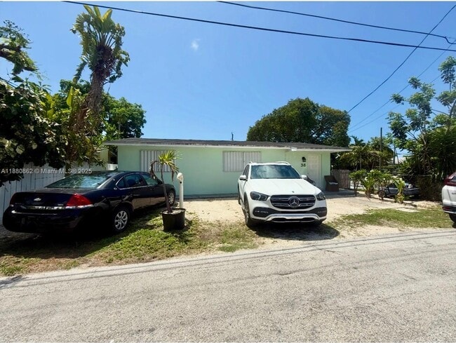 Building Photo - 38 Silver Springs Dr