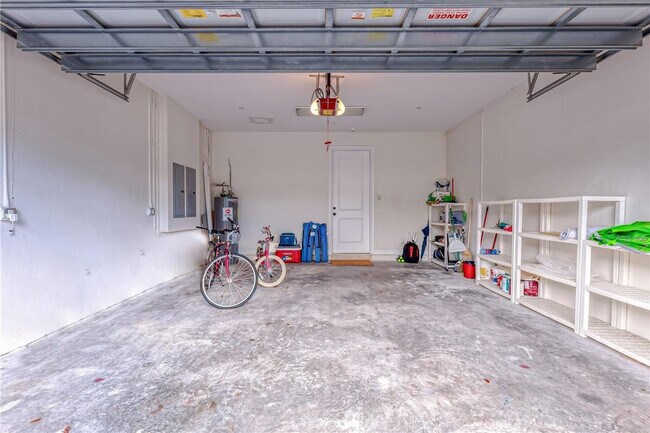 Building Photo - 1206 NE 1st St