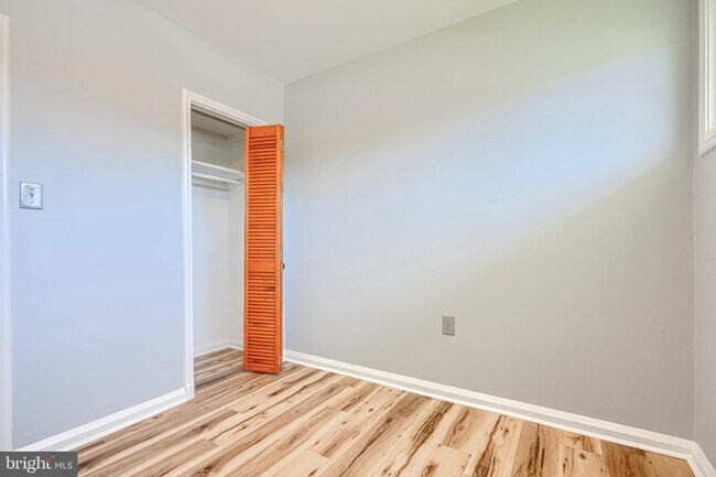 Building Photo - 5506 Adleigh Ave